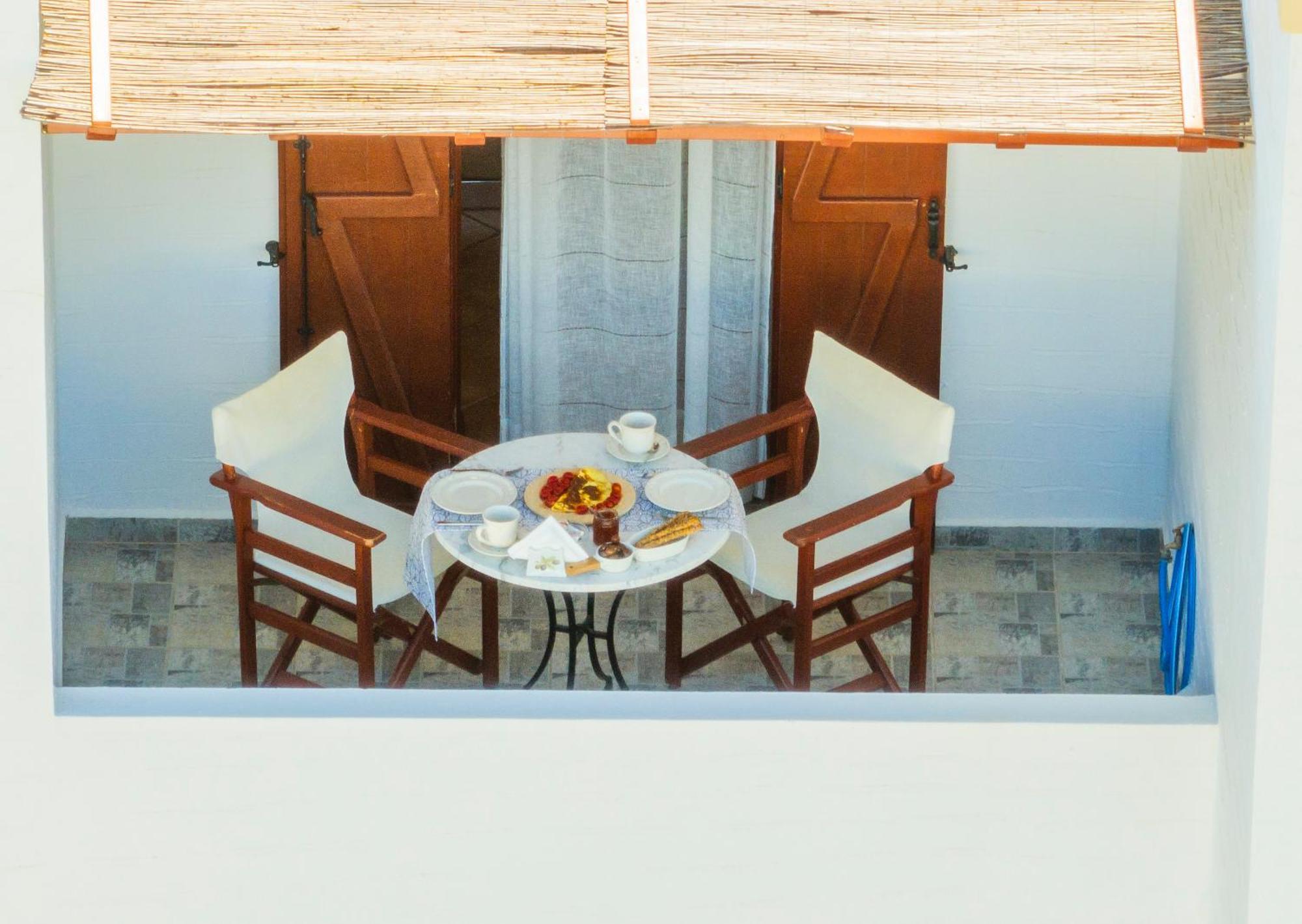Ligaries Apart otel Kini Dış mekan fotoğraf