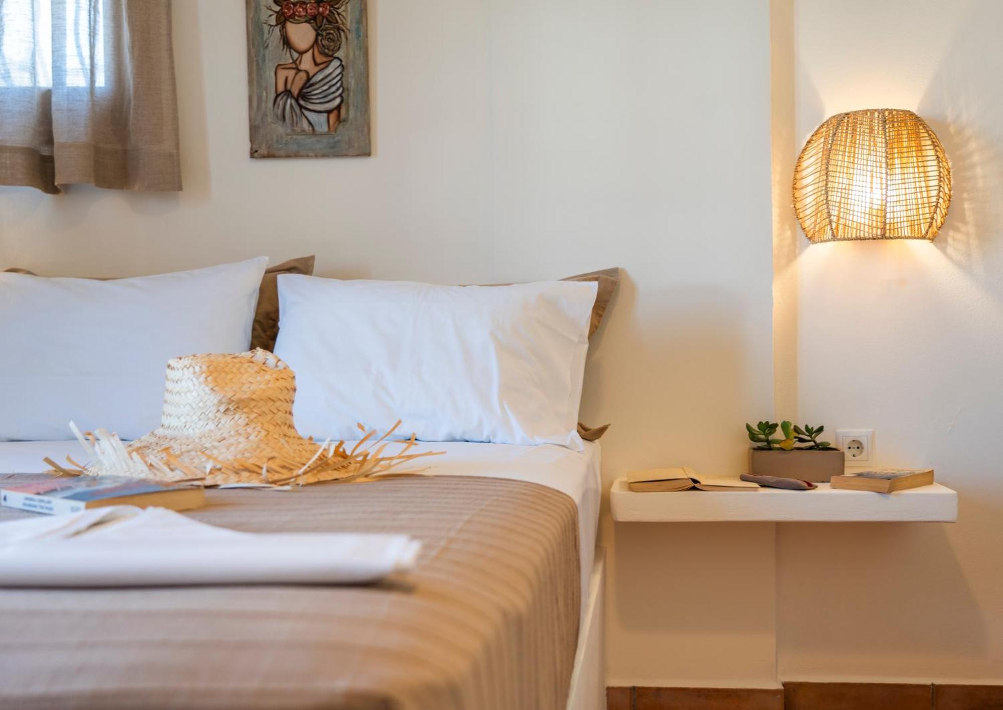 Ligaries Apart otel Kini Dış mekan fotoğraf