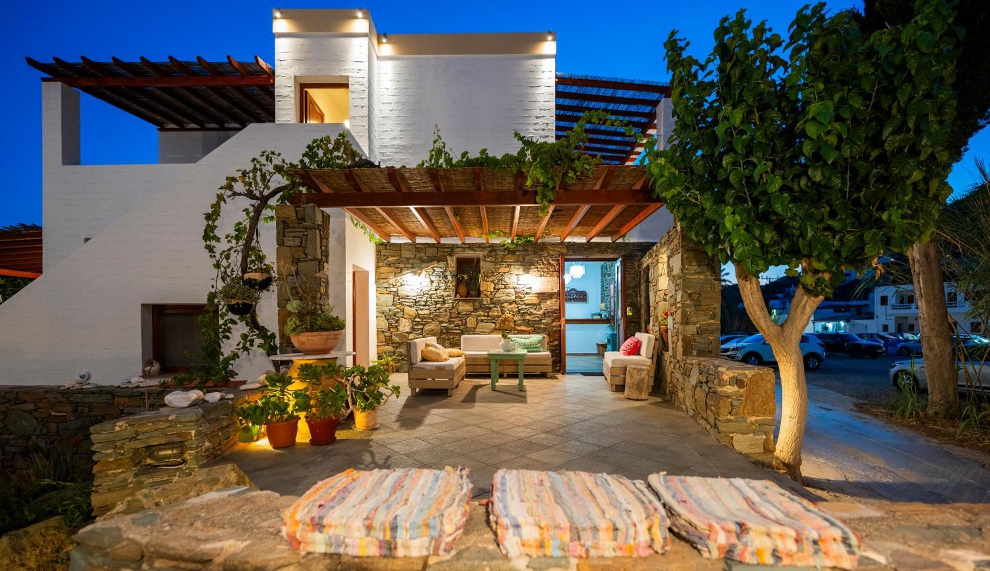 Ligaries Apart otel Kini Dış mekan fotoğraf