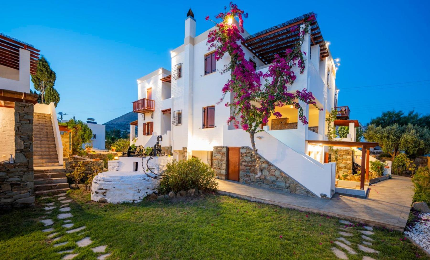 Ligaries Apart otel Kini Dış mekan fotoğraf