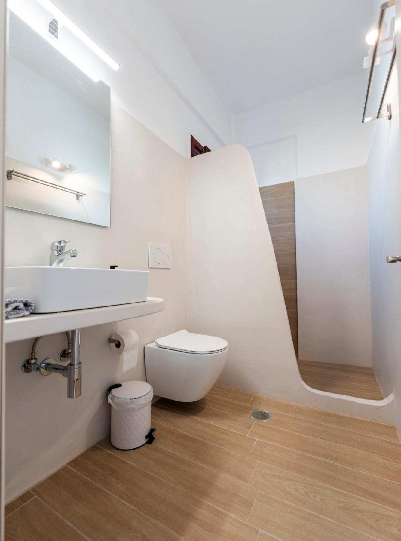 Ligaries Apart otel Kini Dış mekan fotoğraf