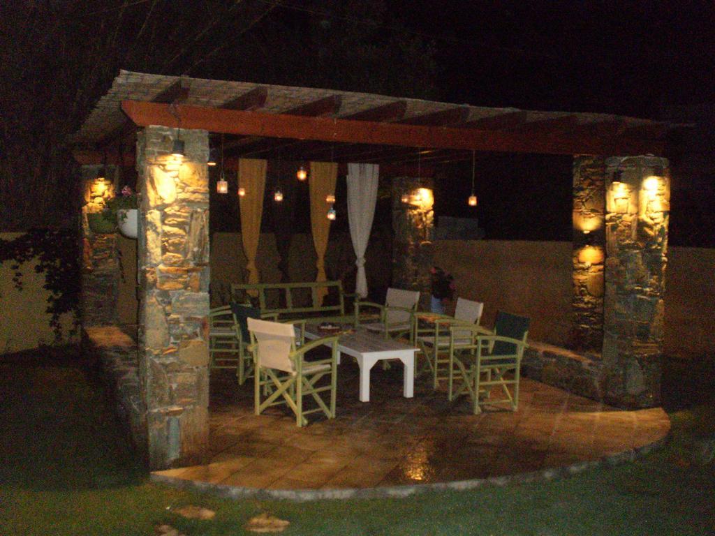 Ligaries Apart otel Kini Dış mekan fotoğraf