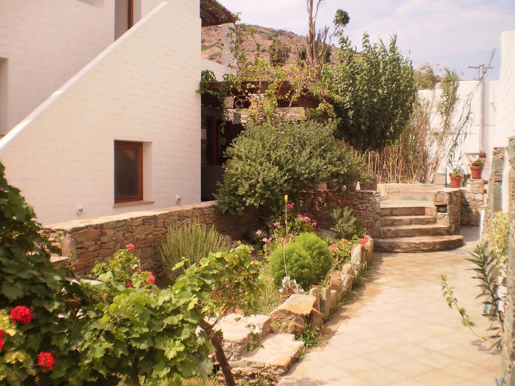 Ligaries Apart otel Kini Dış mekan fotoğraf