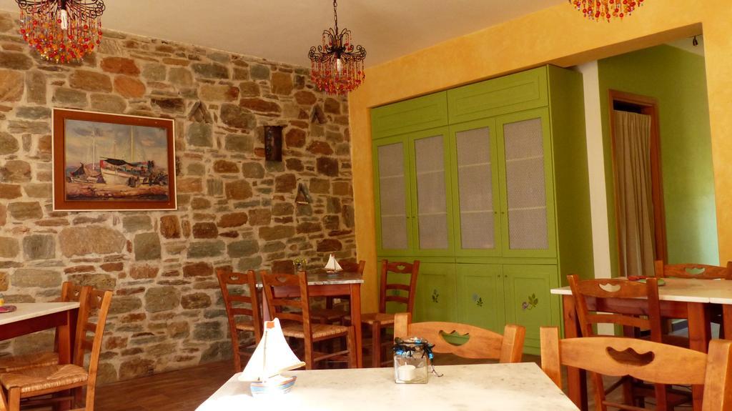 Ligaries Apart otel Kini Dış mekan fotoğraf