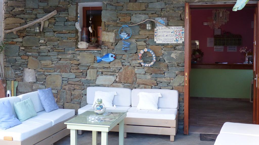 Ligaries Apart otel Kini Dış mekan fotoğraf