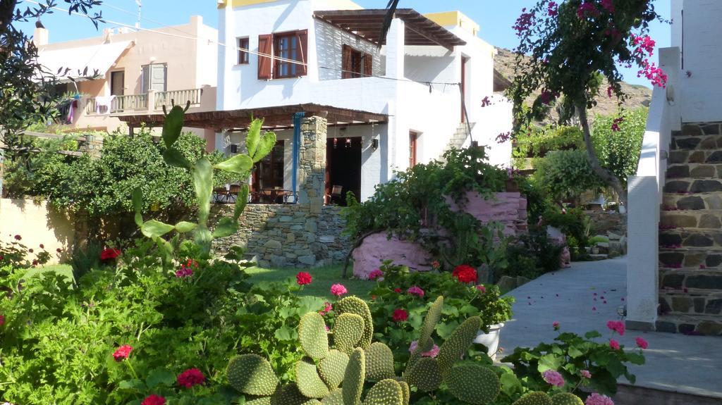 Ligaries Apart otel Kini Dış mekan fotoğraf